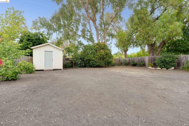 1894 Granada Dr, Concord, CA 94519