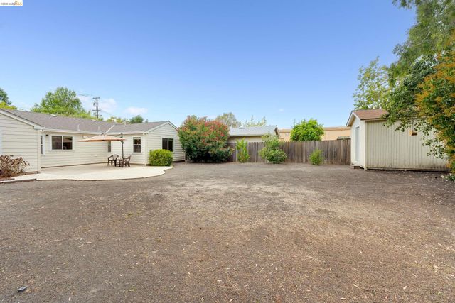 1894 Granada Dr, Concord, CA 94519