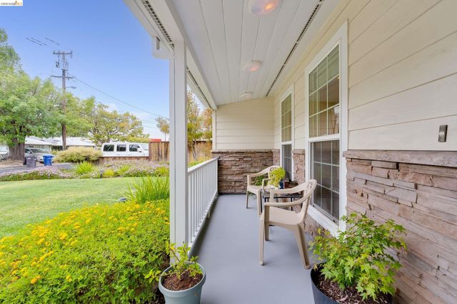1894 Granada Dr, Concord, CA 94519