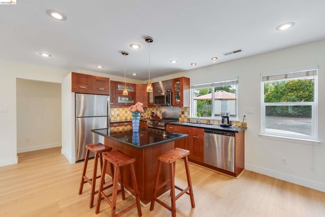1894 Granada Dr, Concord, CA 94519