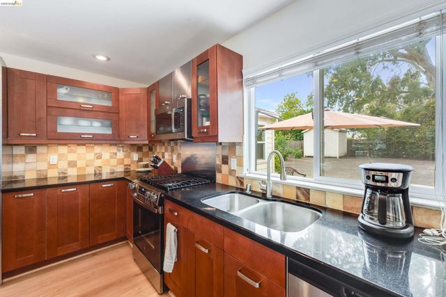 1894 Granada Dr, Concord, CA 94519