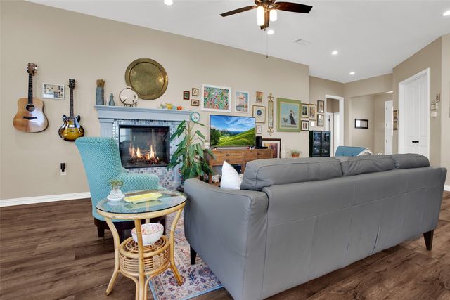 627 Bois D Arc Street, Whitesboro, TX 76273