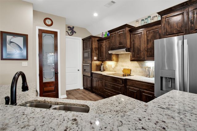 627 Bois D Arc Street, Whitesboro, TX 76273