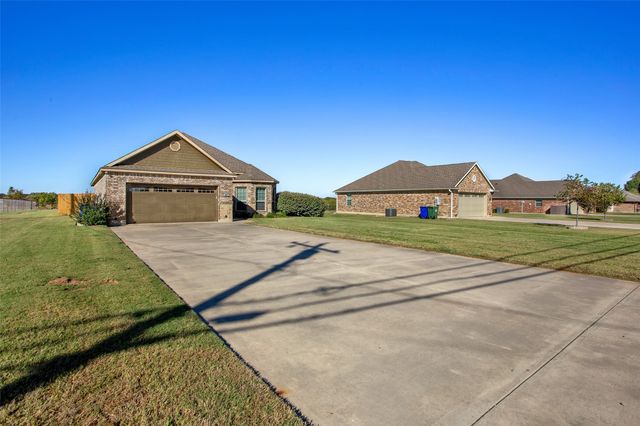 627 Bois D Arc Street, Whitesboro, TX 76273