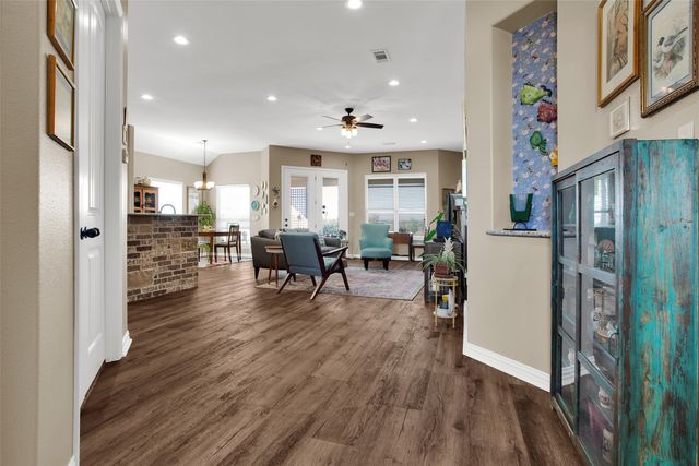 627 Bois D Arc Street, Whitesboro, TX 76273