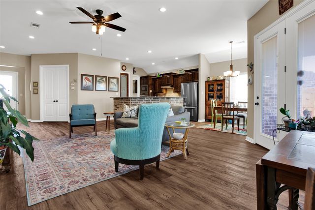 627 Bois D Arc Street, Whitesboro, TX 76273