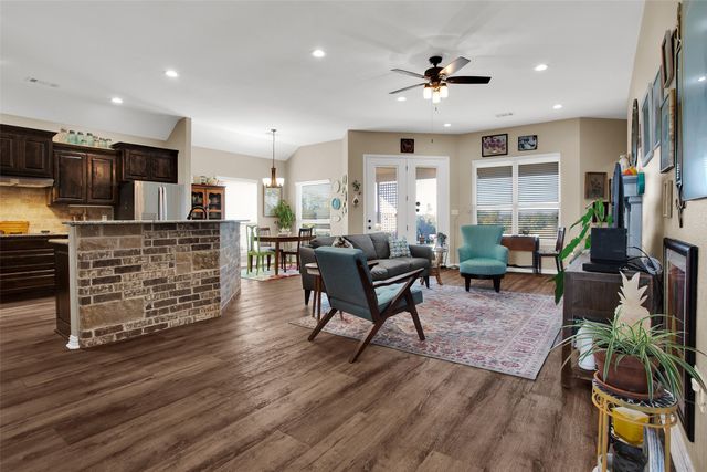 627 Bois D Arc Street, Whitesboro, TX 76273