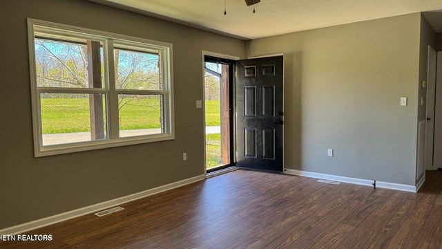 2315 Pine Grove Rd, Winfield, TN 37892