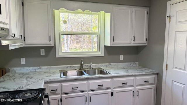 2315 Pine Grove Rd, Winfield, TN 37892