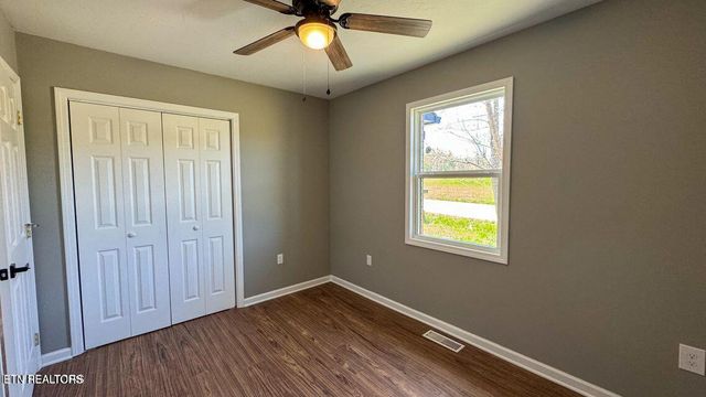 2315 Pine Grove Rd, Winfield, TN 37892