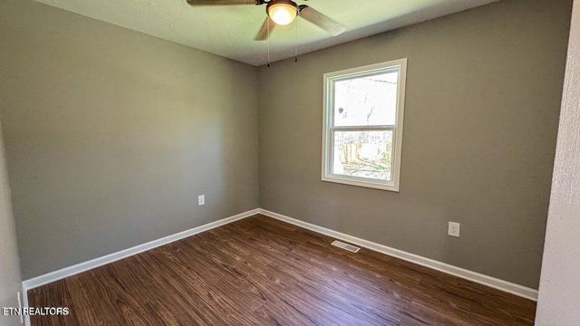 2315 Pine Grove Rd, Winfield, TN 37892