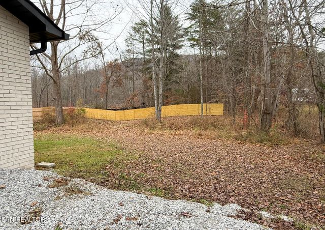 2315 Pine Grove Rd, Winfield, TN 37892