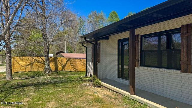 2315 Pine Grove Rd, Winfield, TN 37892