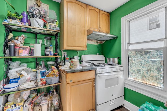 19 Bowne Avenue, Freehold, NJ 07728