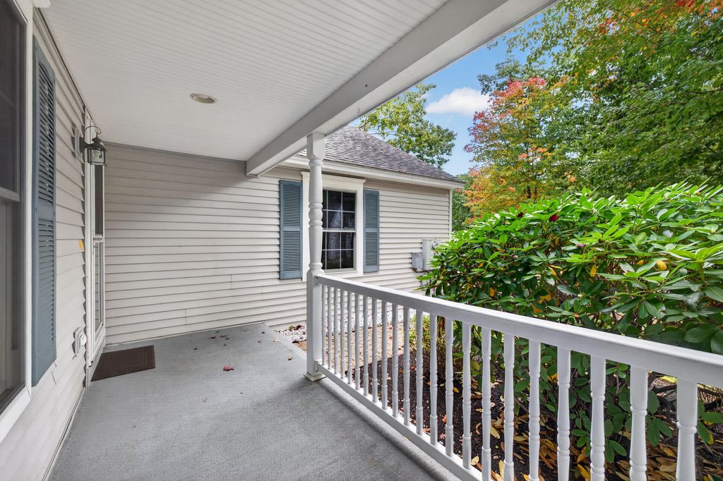11 Moncton Court 4, Kennebunk, ME 04043 — photo 4