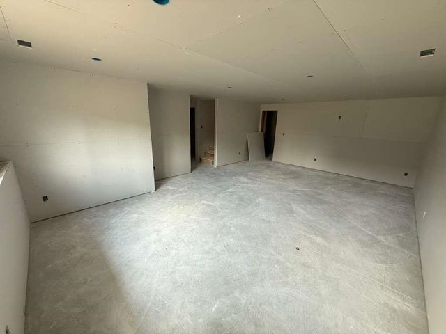 5067 N Toben Ct., Bel Aire, KS 67226