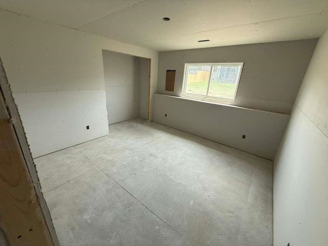 5067 N Toben Ct., Bel Aire, KS 67226