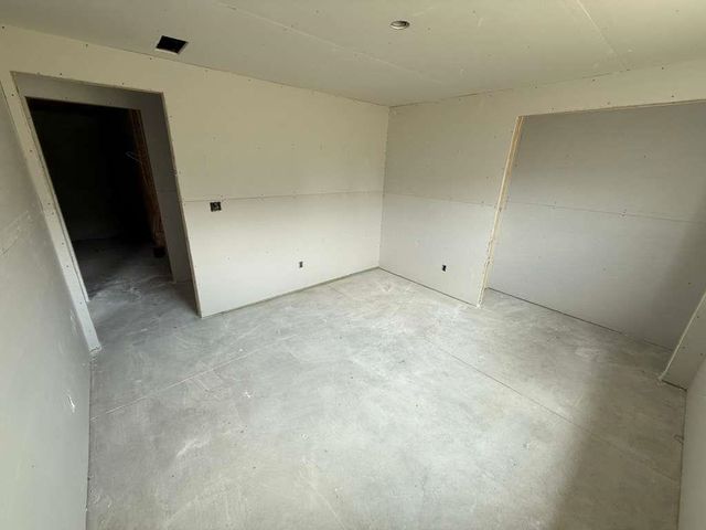 5067 N Toben Ct., Bel Aire, KS 67226