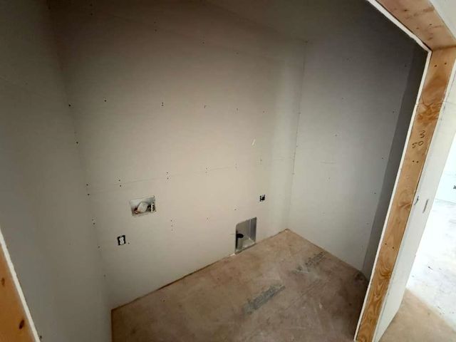 5067 N Toben Ct., Bel Aire, KS 67226