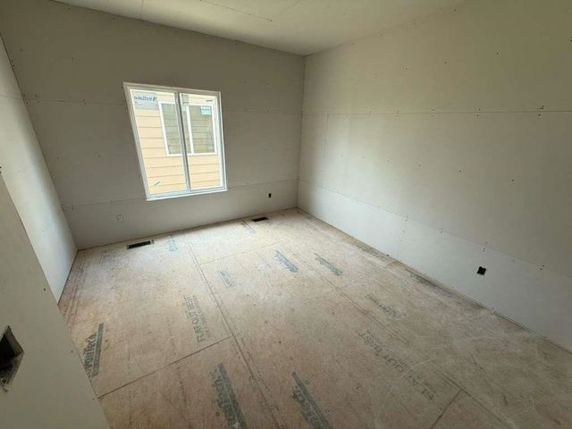 5067 N Toben Ct., Bel Aire, KS 67226