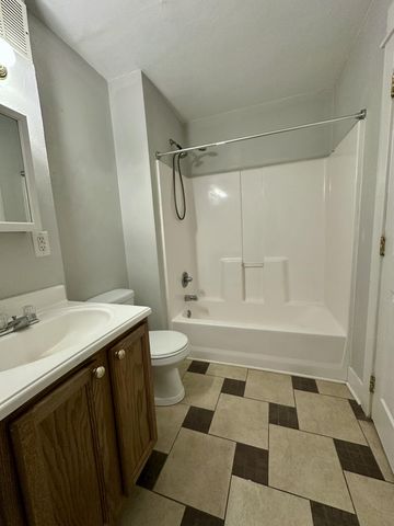 1336 Portage Street, Kalamazoo, MI 49001