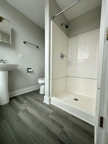 1336 Portage Street, Kalamazoo, MI 49001
