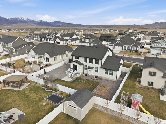 1448 E ERICKSON KNOLL LN, Eagle Mountain, UT 84005
