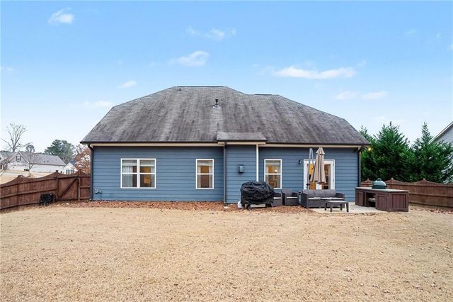 1835 Hidden Creek Drive, Hoschton, GA 30548