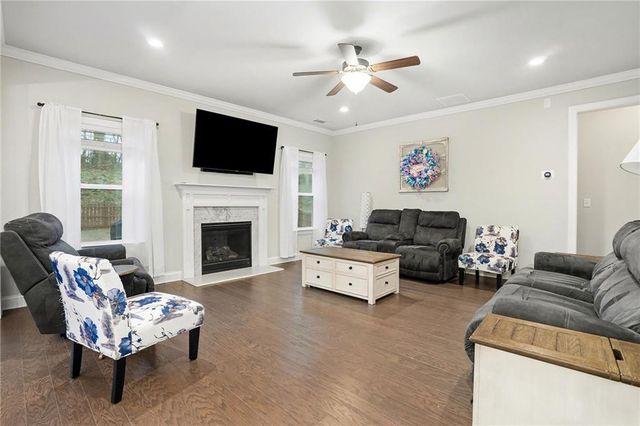 1835 Hidden Creek Drive, Hoschton, GA 30548