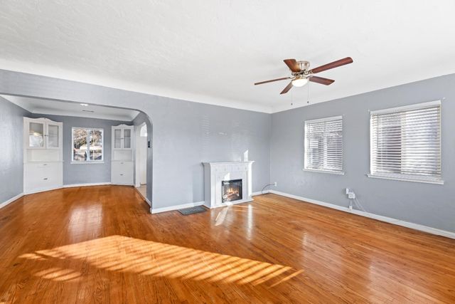 1743 Country Club Blvd, Stockton, CA 95204