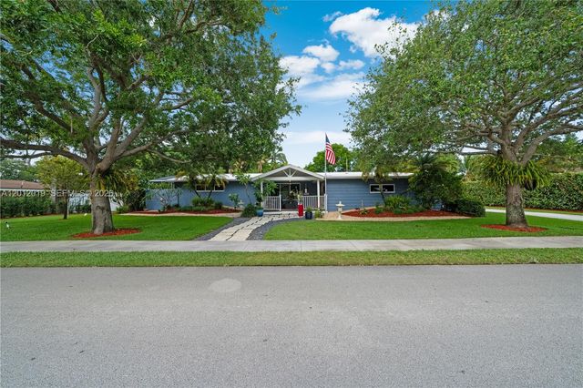 13401 SW 74th Ave, Pinecrest, FL 33156