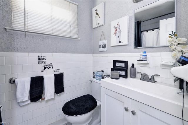 112 W Kelly AVE, Hampton, VA 23663