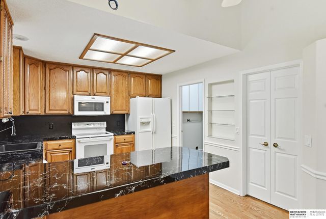14917 H Street, Omaha, NE 68137