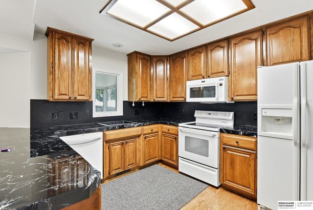 14917 H Street, Omaha, NE 68137