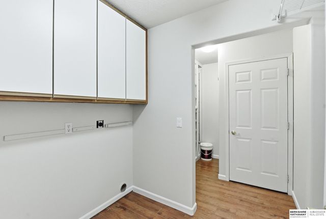 14917 H Street, Omaha, NE 68137