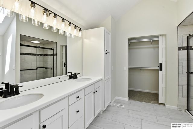14917 H Street, Omaha, NE 68137
