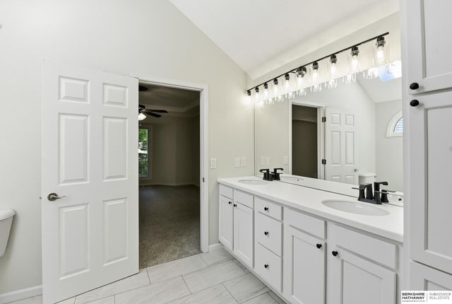 14917 H Street, Omaha, NE 68137