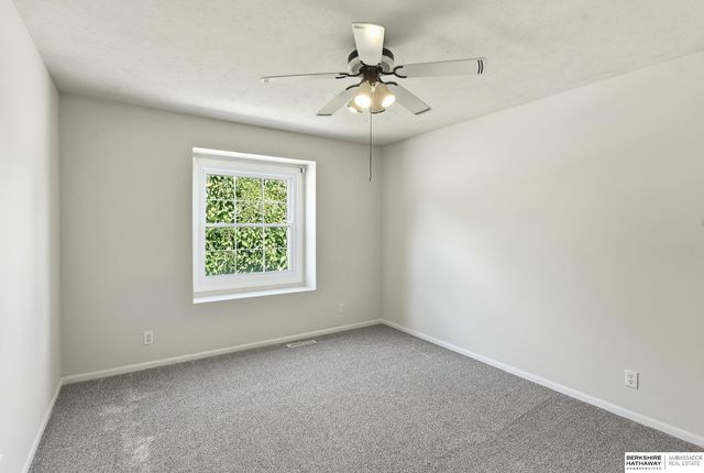 14917 H Street, Omaha, NE 68137