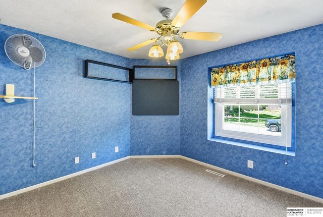 14917 H Street, Omaha, NE 68137