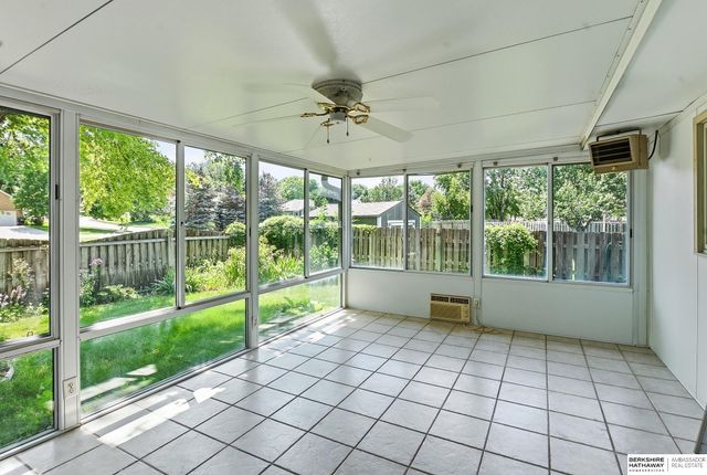 14917 H Street, Omaha, NE 68137
