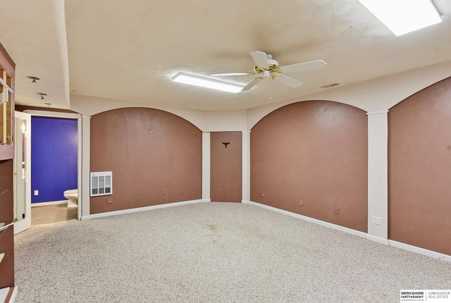 14917 H Street, Omaha, NE 68137
