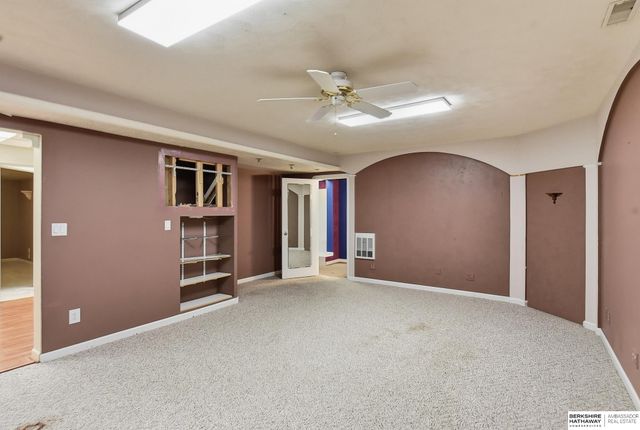 14917 H Street, Omaha, NE 68137