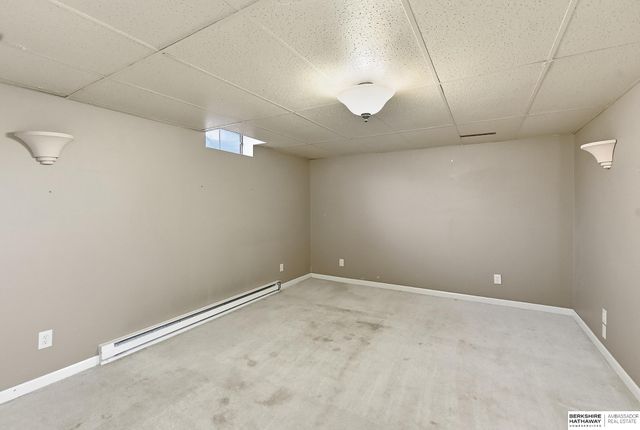 14917 H Street, Omaha, NE 68137