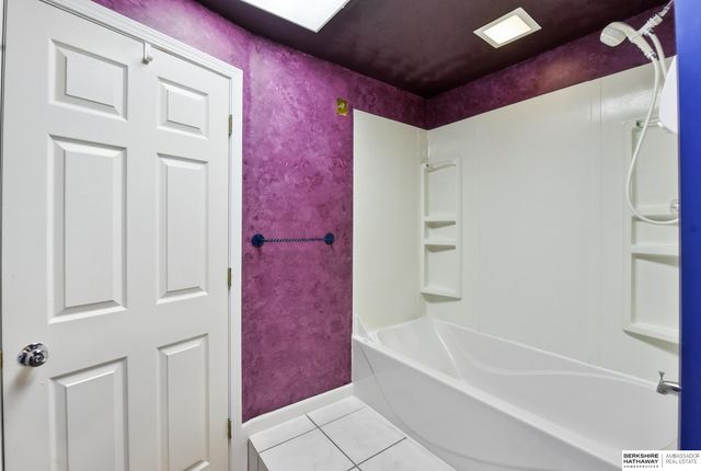 14917 H Street, Omaha, NE 68137