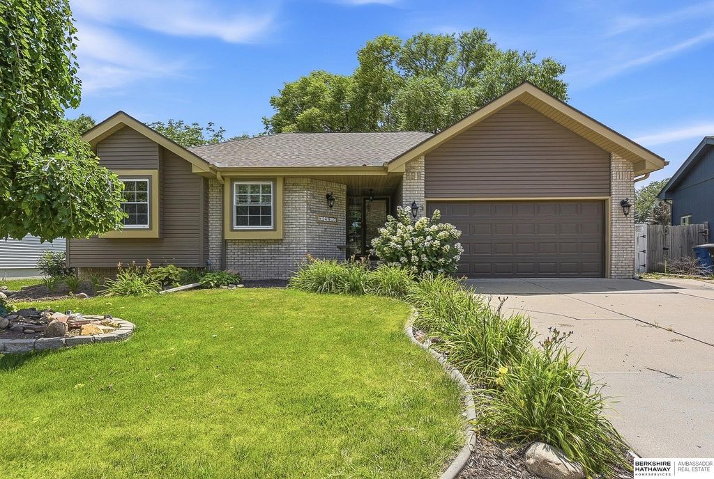 14917 H Street, Omaha, NE 68137