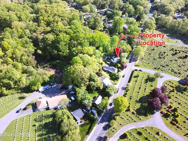 152 Chapel Hill Road, Middletown, NJ 07748