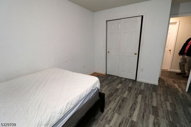580 3rd St, Newark City, NJ 07107