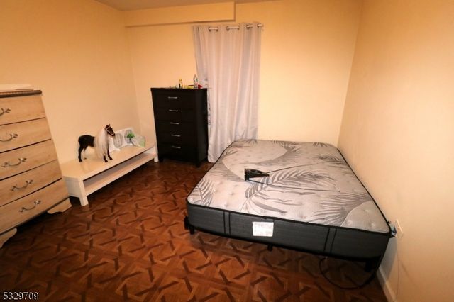 580 3rd St, Newark City, NJ 07107
