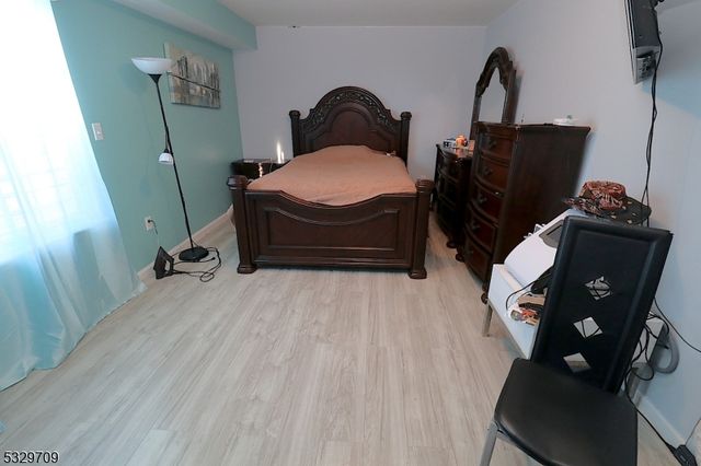 580 3rd St, Newark City, NJ 07107