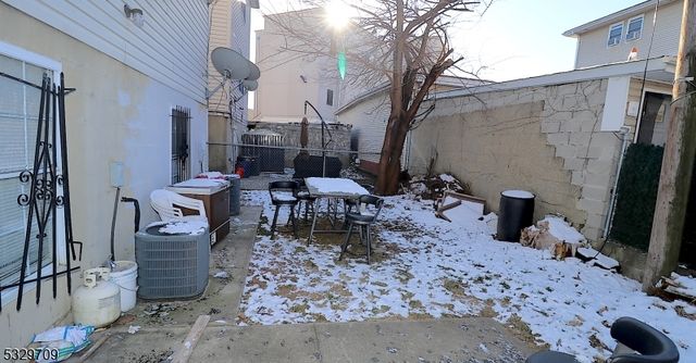 580 3rd St, Newark City, NJ 07107